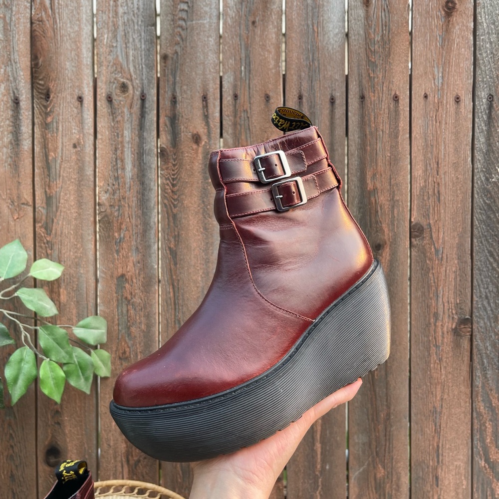 Dr. Martens Caitlin platform boots Us 6 - Picture 10 of 11